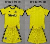 2025-2026 Newcastle club yellow kid goalkeeper soccer jerseys