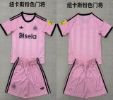 2025-2026 Newcastle club pink kid goalkeeper soccer jerseys